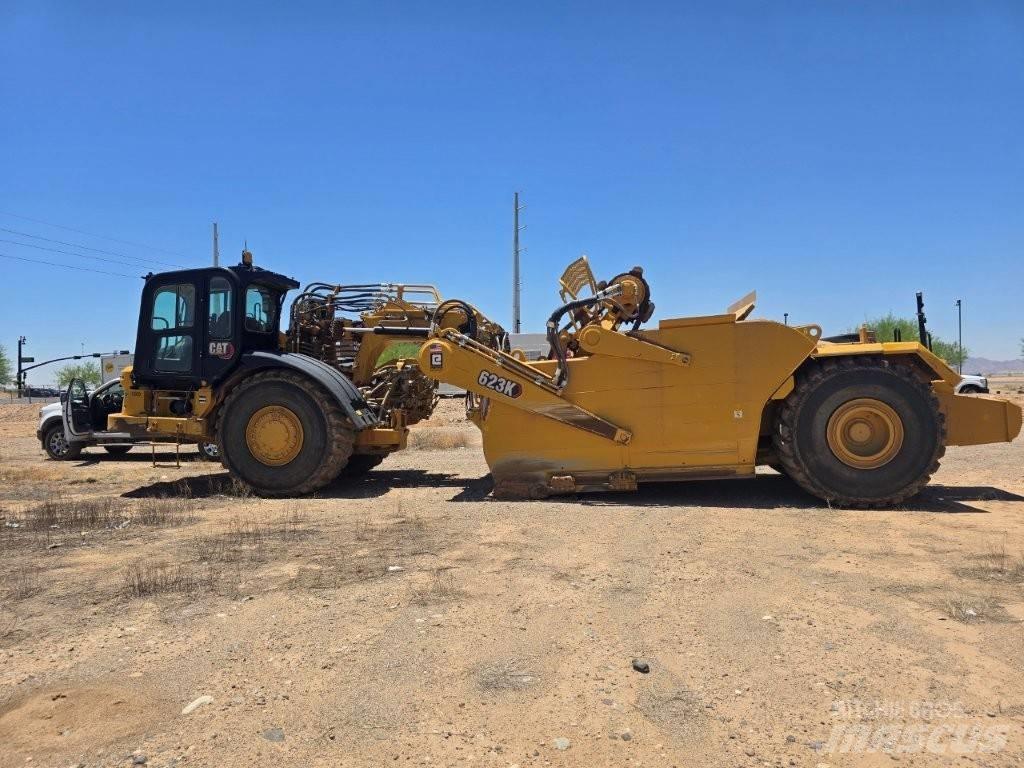 CAT 623K Skrēperi