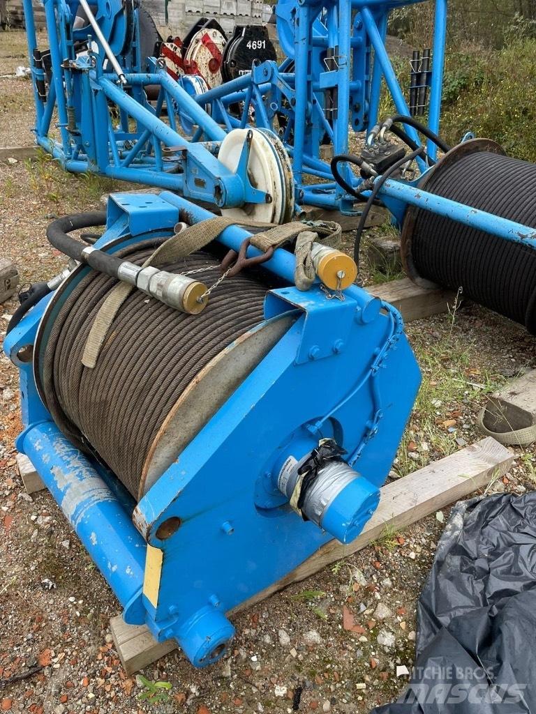 Liebherr Crane parts Celtņi nelīdzenām virsmām
