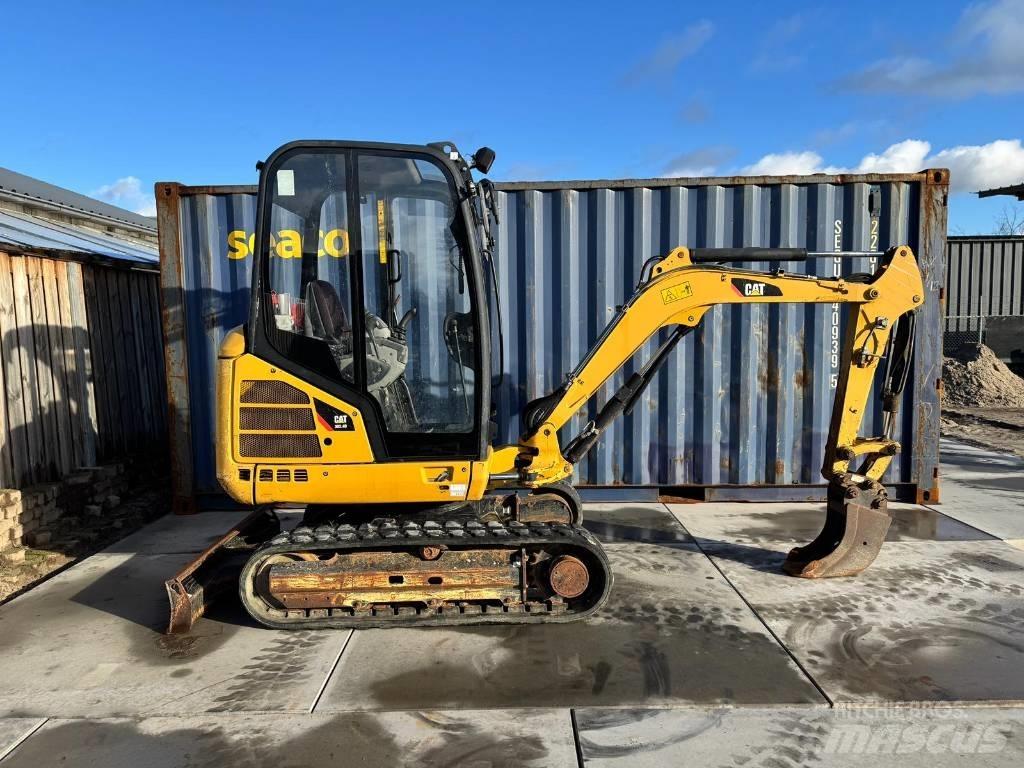 CAT 302.4 D Mini ekskavatori < 7 t