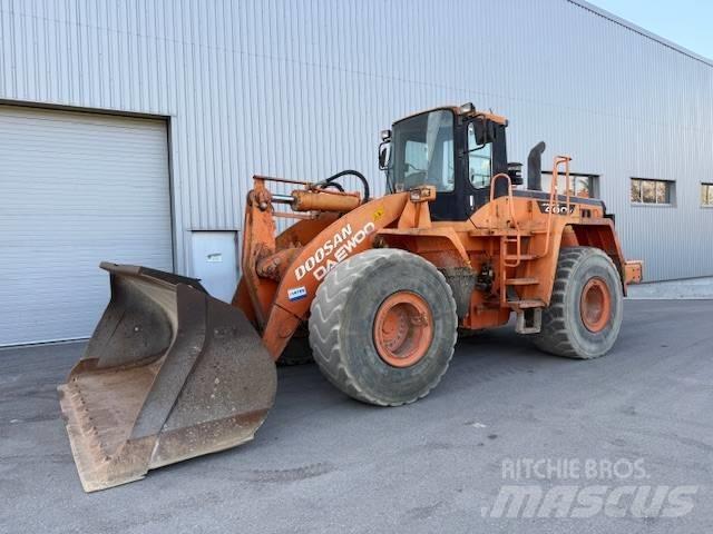 Doosan DL 400 Iekrāvēji uz riteņiem