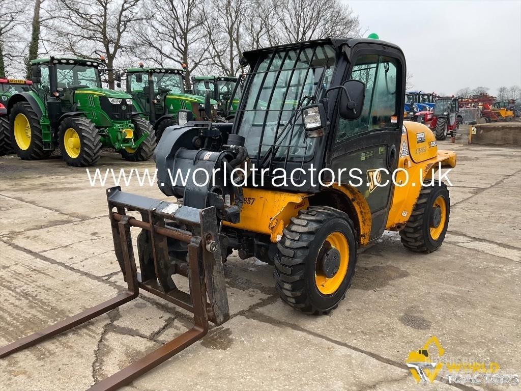 JCB 520-40 Teleskopiskie manipulatori