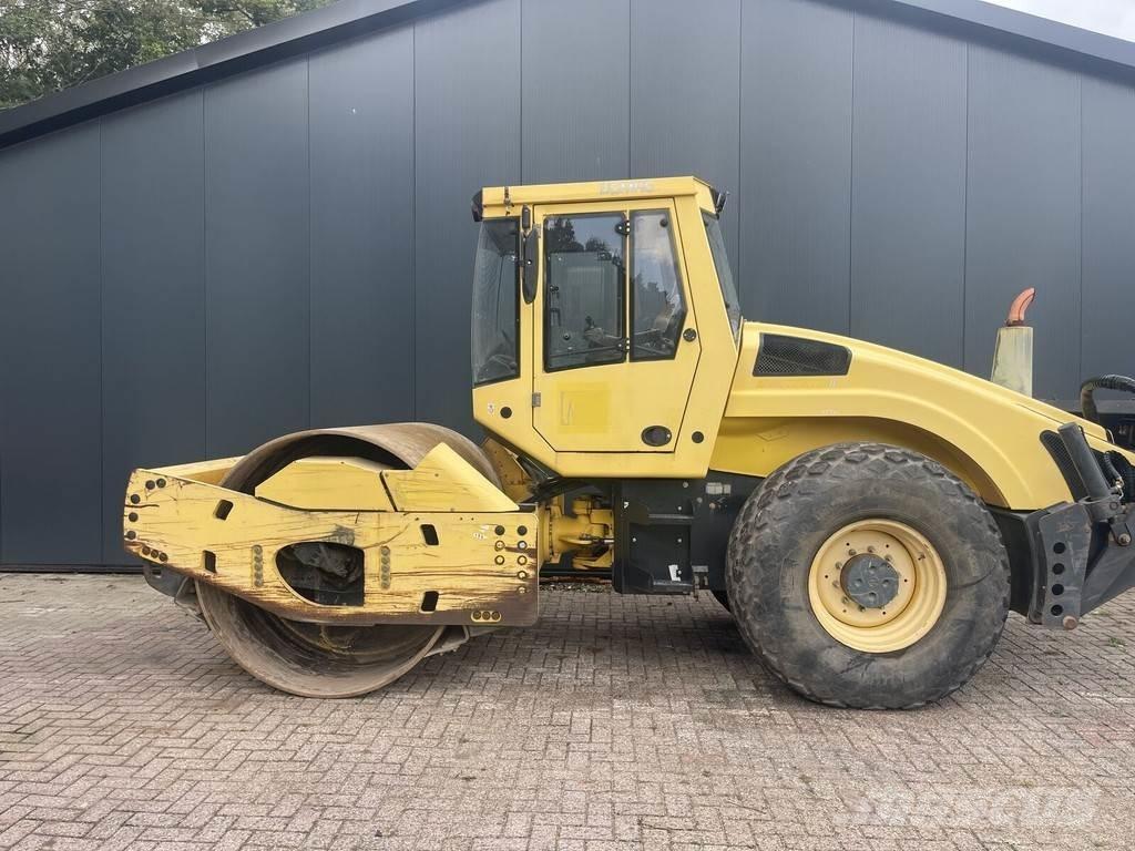 Bomag Bw 213 Pneimatiskie veltņi