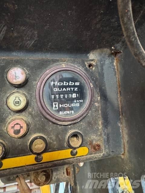 Daewoo 450P Lietoti riteņu kompaktiekrāvēji