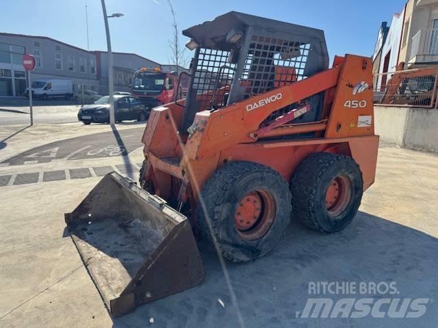 Daewoo 450P Lietoti riteņu kompaktiekrāvēji