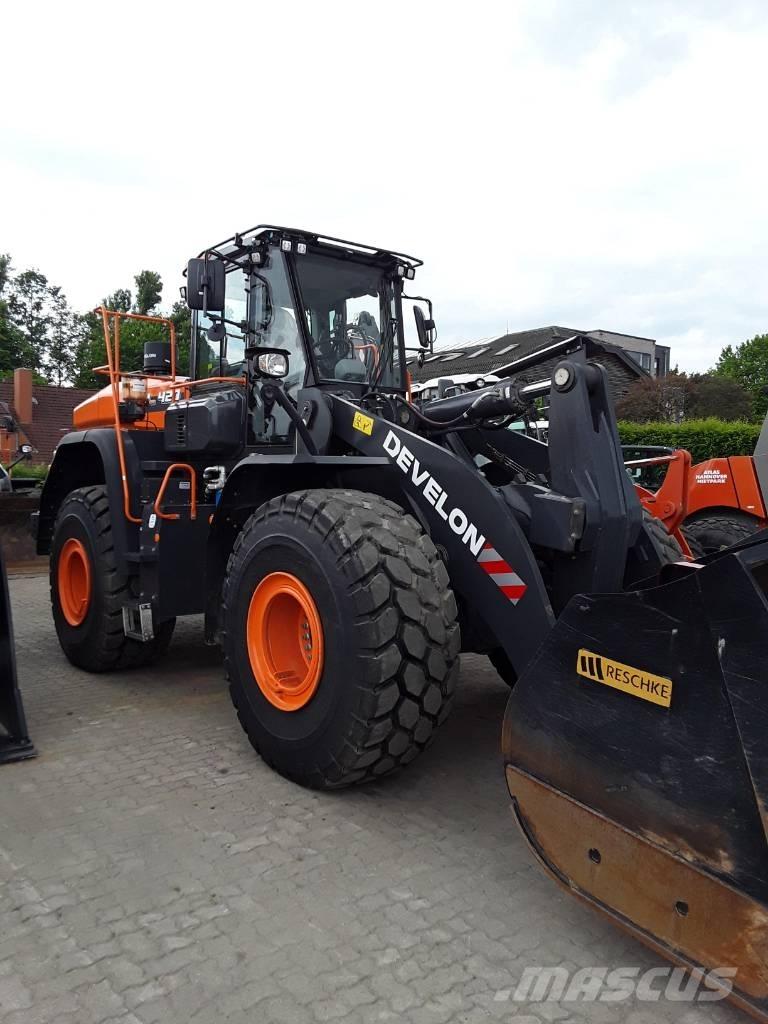 Develon DL 420-7 Iekrāvēji uz riteņiem