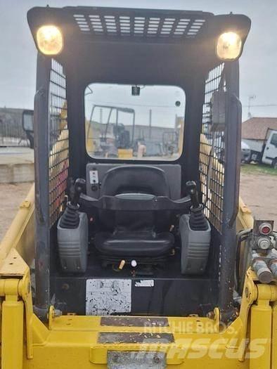 Komatsu SK815 Mini iekrāvēji