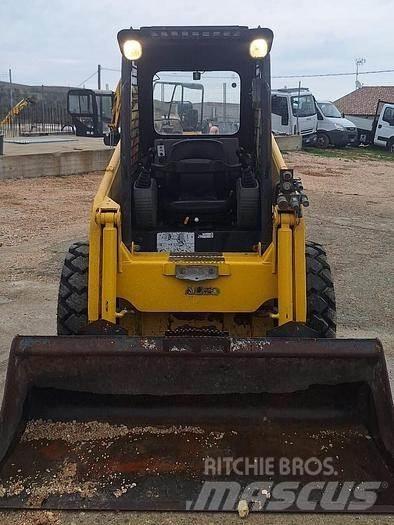 Komatsu SK815 Mini iekrāvēji