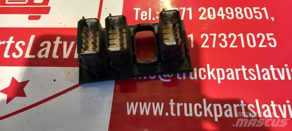 Scania R 420.   1741914 Kabīnes un interjers