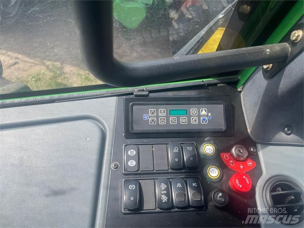 John Deere 1270 E Harvesteri