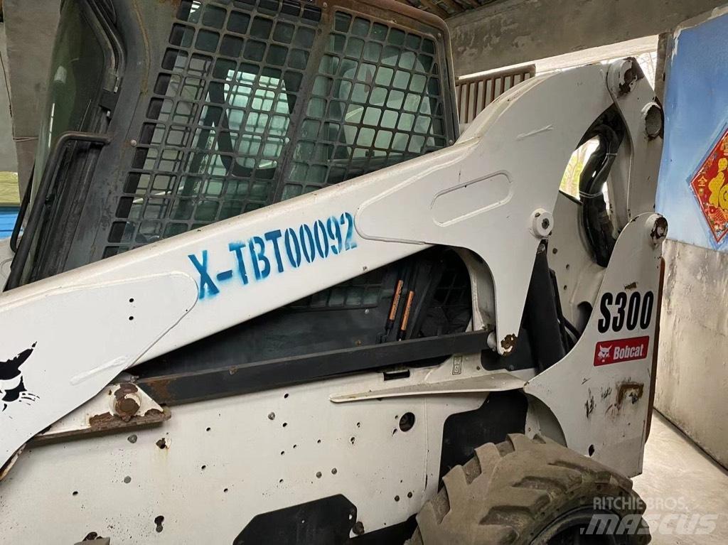 Bobcat S 300 Lietoti riteņu kompaktiekrāvēji