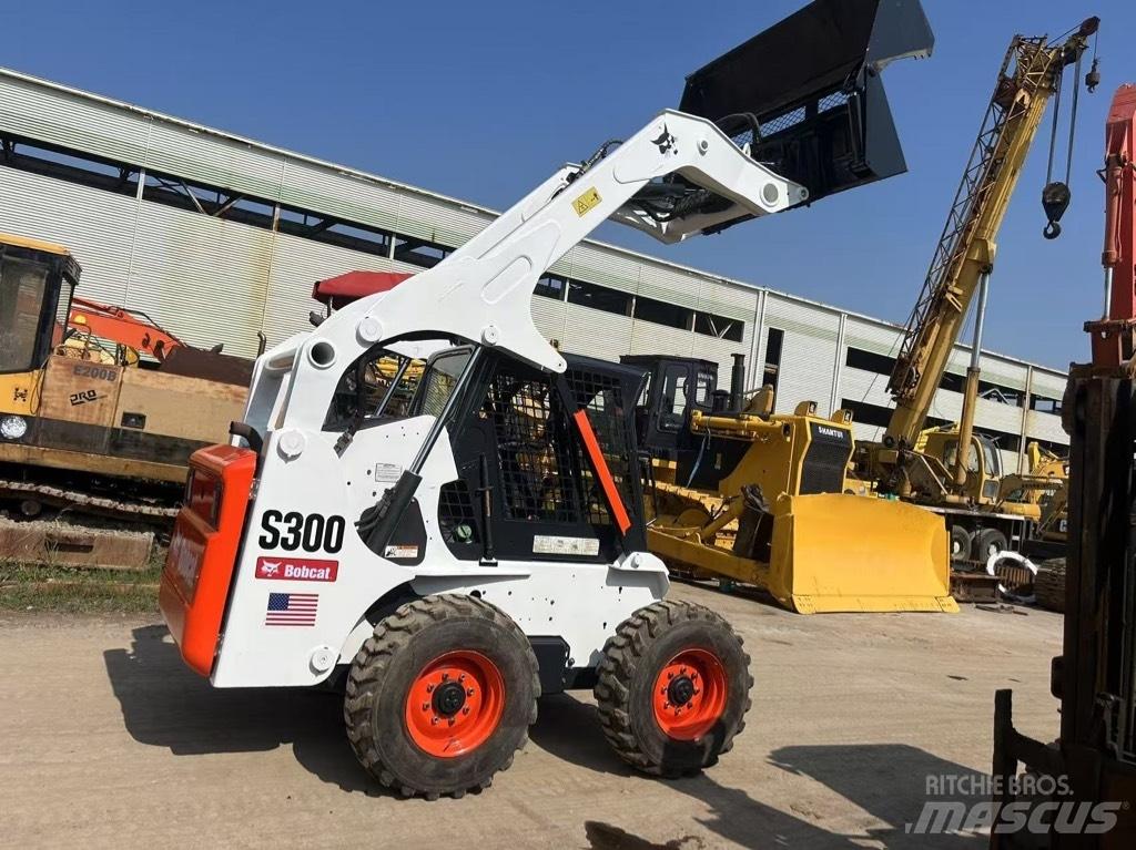 Bobcat S 300 Lietoti riteņu kompaktiekrāvēji