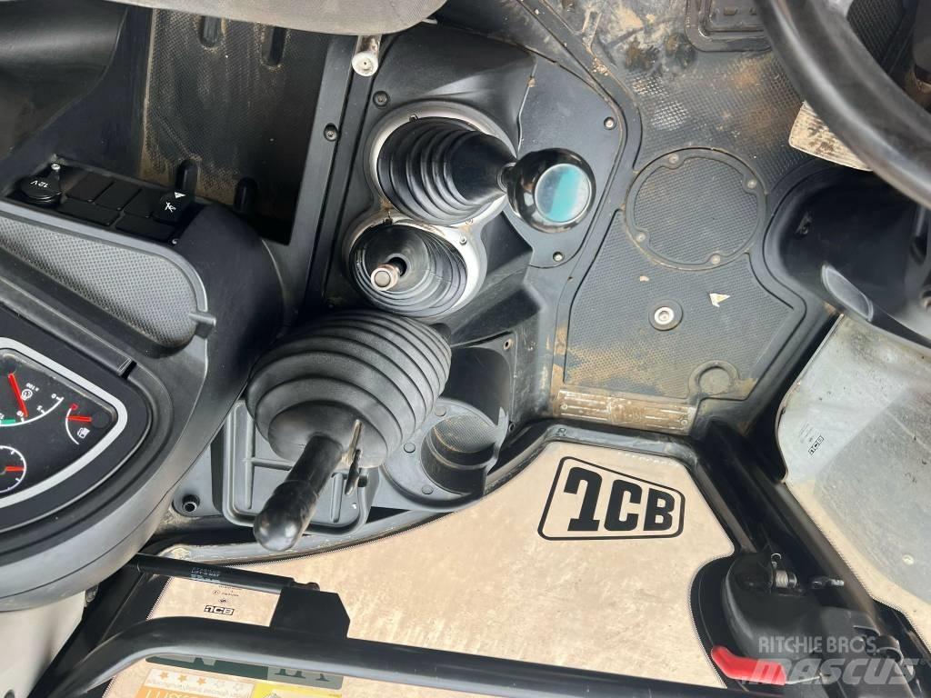 JCB 3 CX Ekskavatori-iekrāvēji