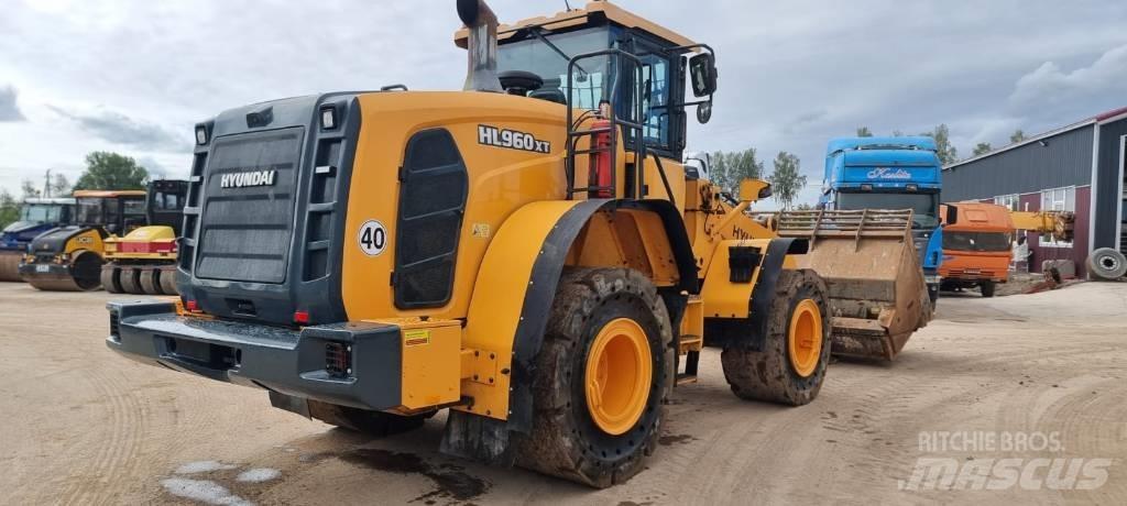 Hyundai HL 960 Iekrāvēji uz riteņiem