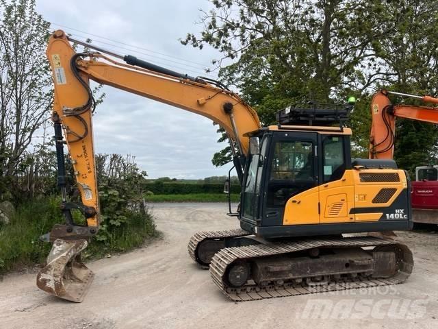 Hyundai HX 140 L Kāpurķēžu ekskavatori