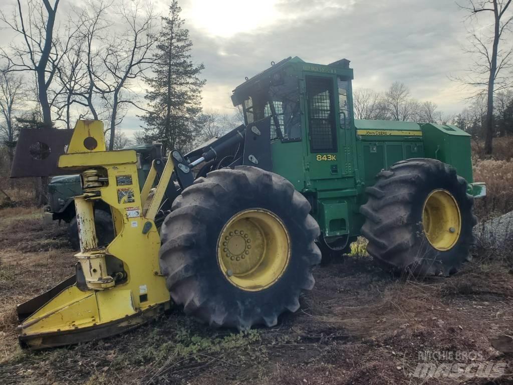 John Deere 843 K Zaru savācēji