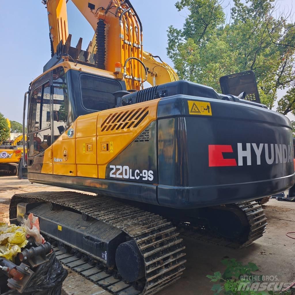 Hyundai 220lc-9s Kāpurķēžu ekskavatori