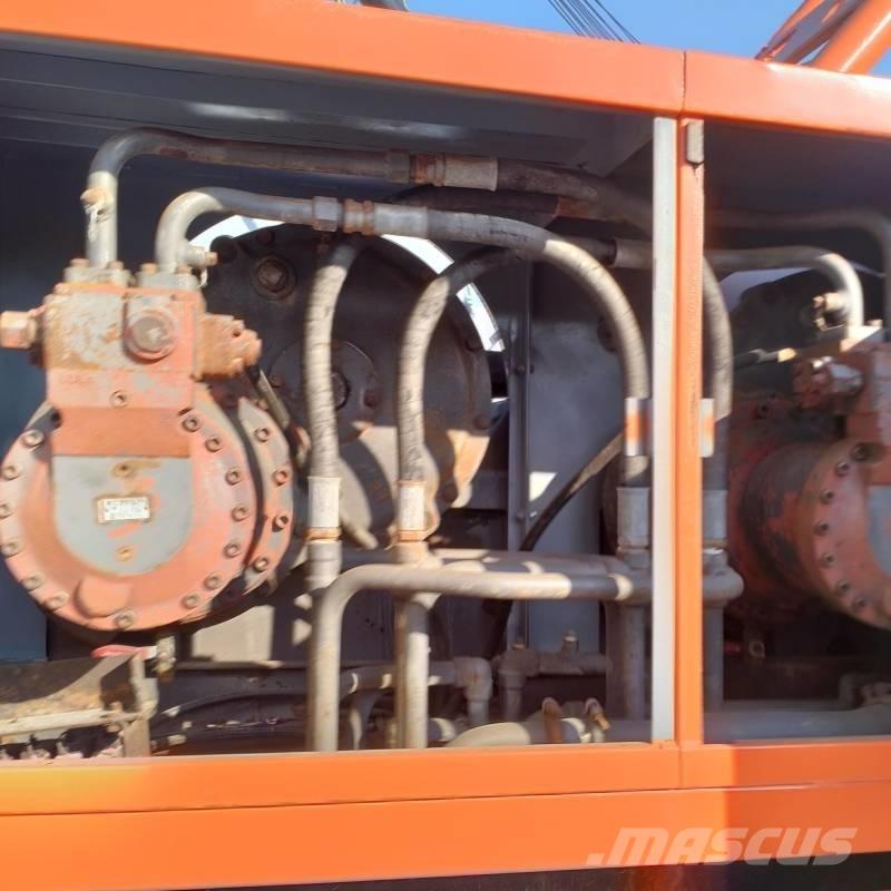 Hitachi KH 150 Kāpurķēžu ceļamkrāni