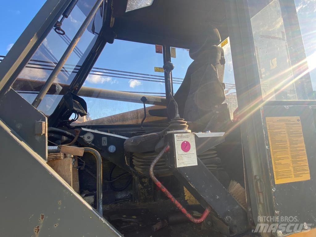 Sennebogen S 1225 R Kāpurķēžu ekskavators ar strēli