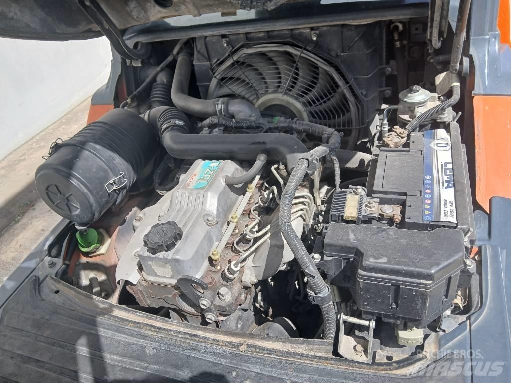 Toyota 02-8FDF25 Tehnika ar dīzeļa dzinēju