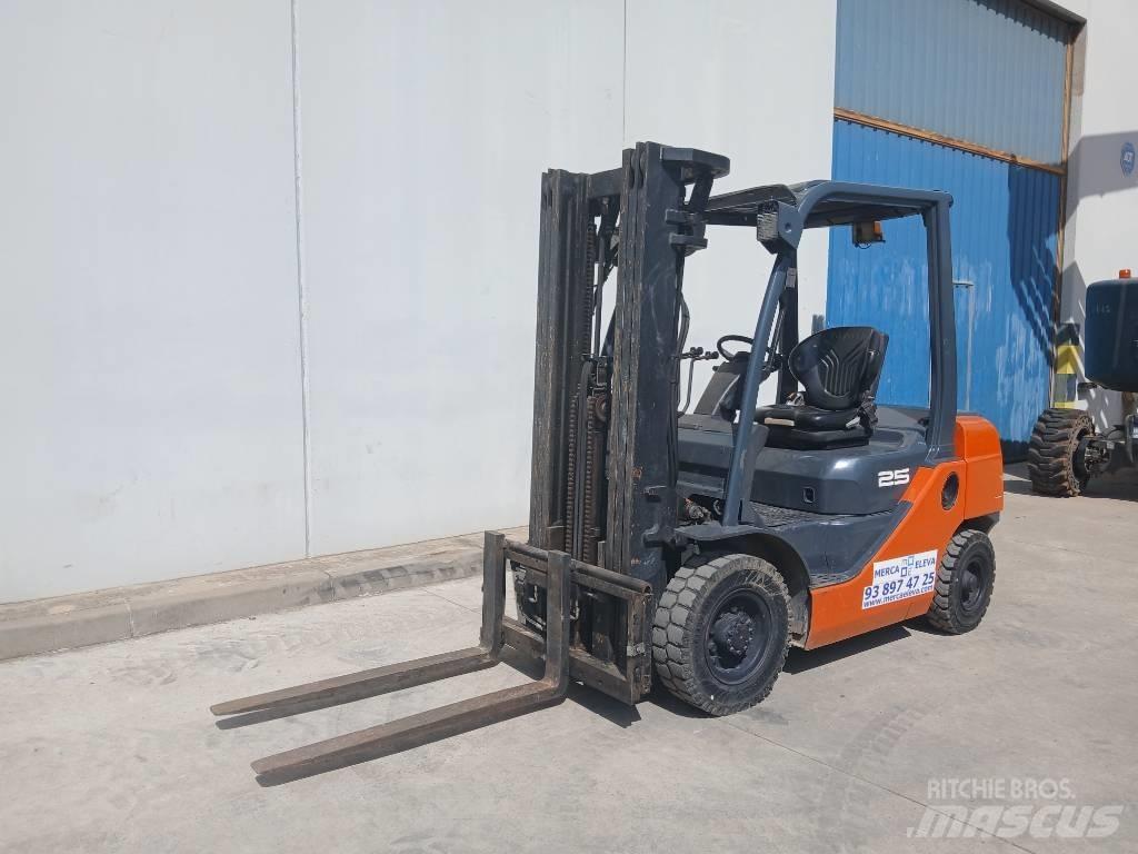 Toyota 02-8FDF25 Tehnika ar dīzeļa dzinēju