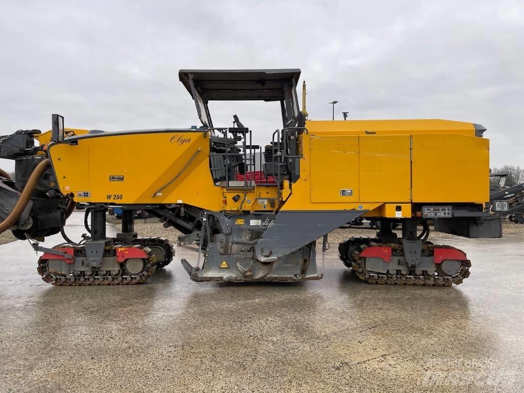 Wirtgen W250 Asfalta dzesēšanas iekārtas