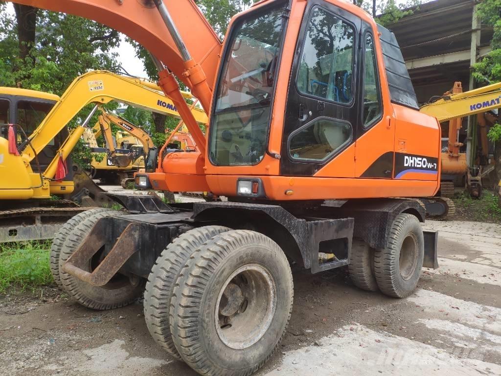 Doosan DH 150 W-7 Ekskavatori uz riteņiem