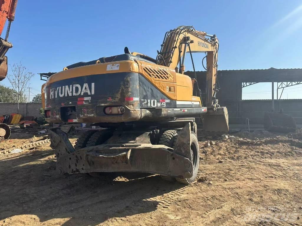 Hyundai R210W-9 Ekskavatori uz riteņiem
