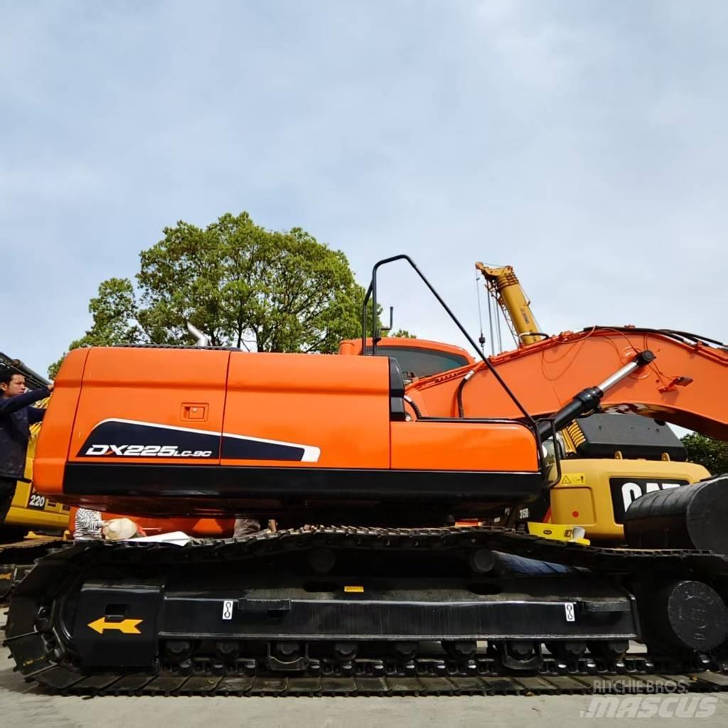 Doosan DX 225 Kāpurķēžu ekskavatori