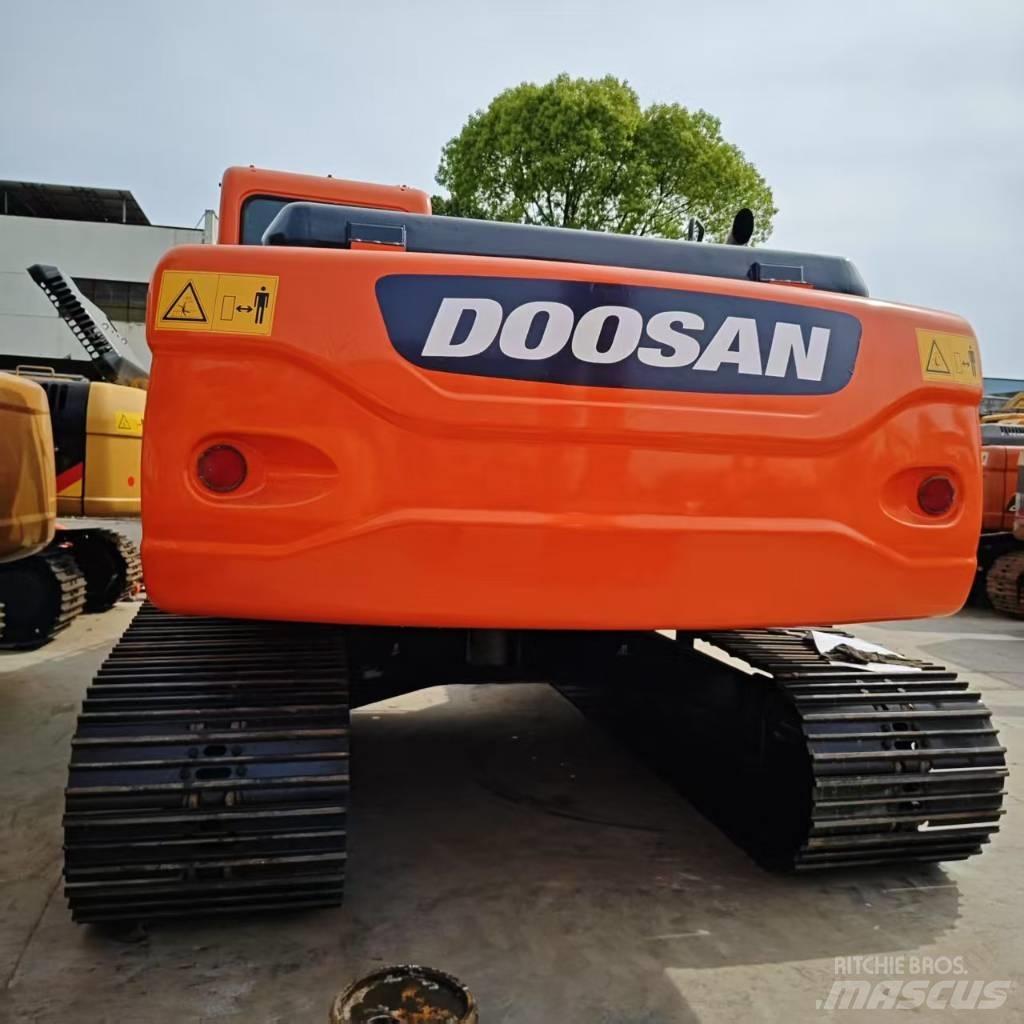 Doosan DX 225 Kāpurķēžu ekskavatori