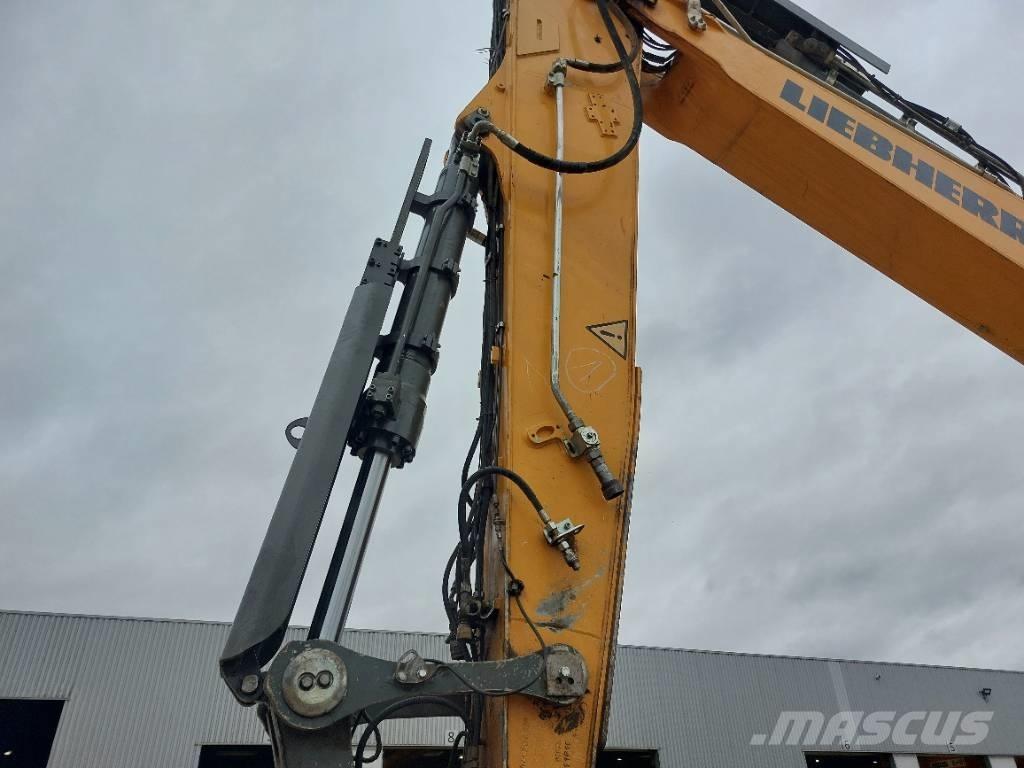 Liebherr R936LC Kāpurķēžu ekskavatori