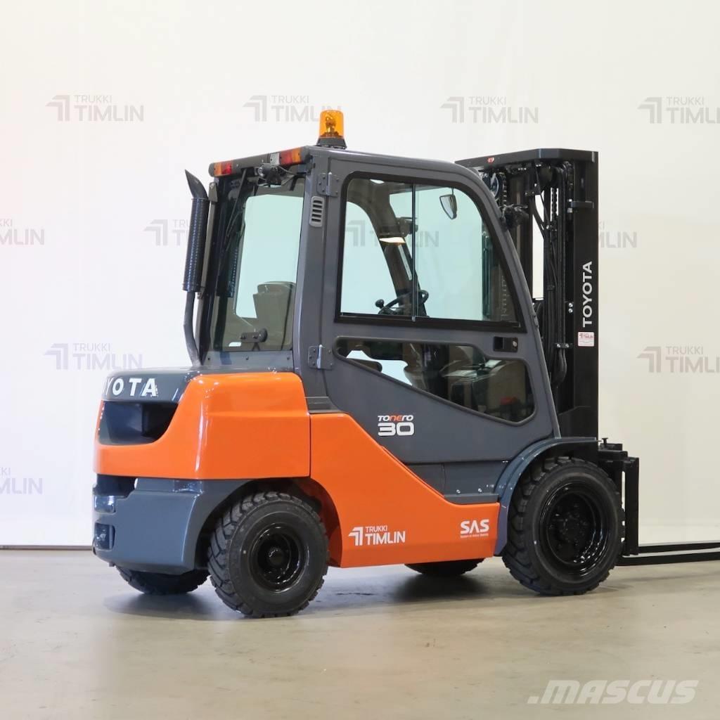 Toyota 02-8FDF30 Tehnika ar dīzeļa dzinēju