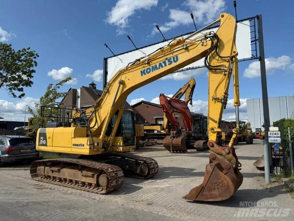 Komatsu PC210LC-8 Kāpurķēžu ekskavatori