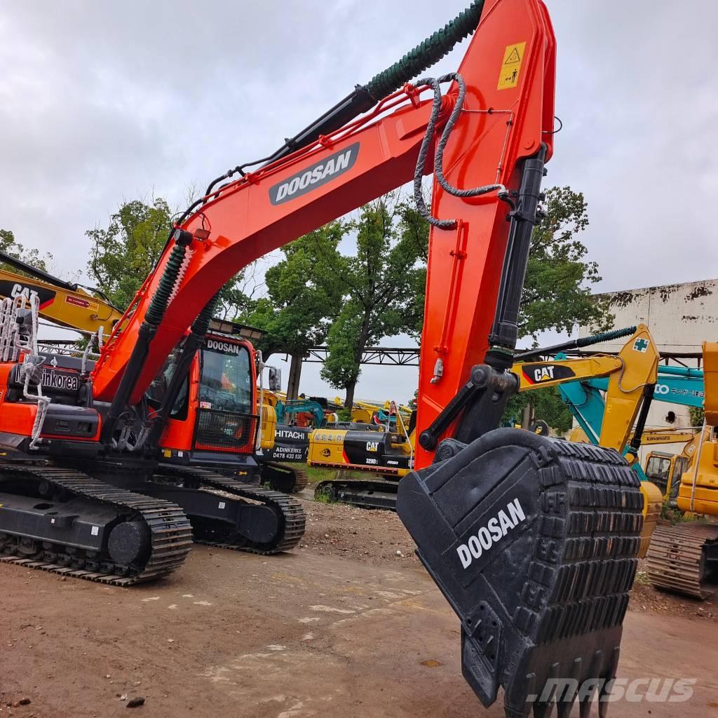 Doosan DX 300LC-9C Kāpurķēžu ekskavatori
