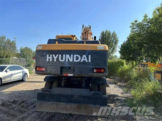 Hyundai 210W Kāpurķēžu ekskavatori