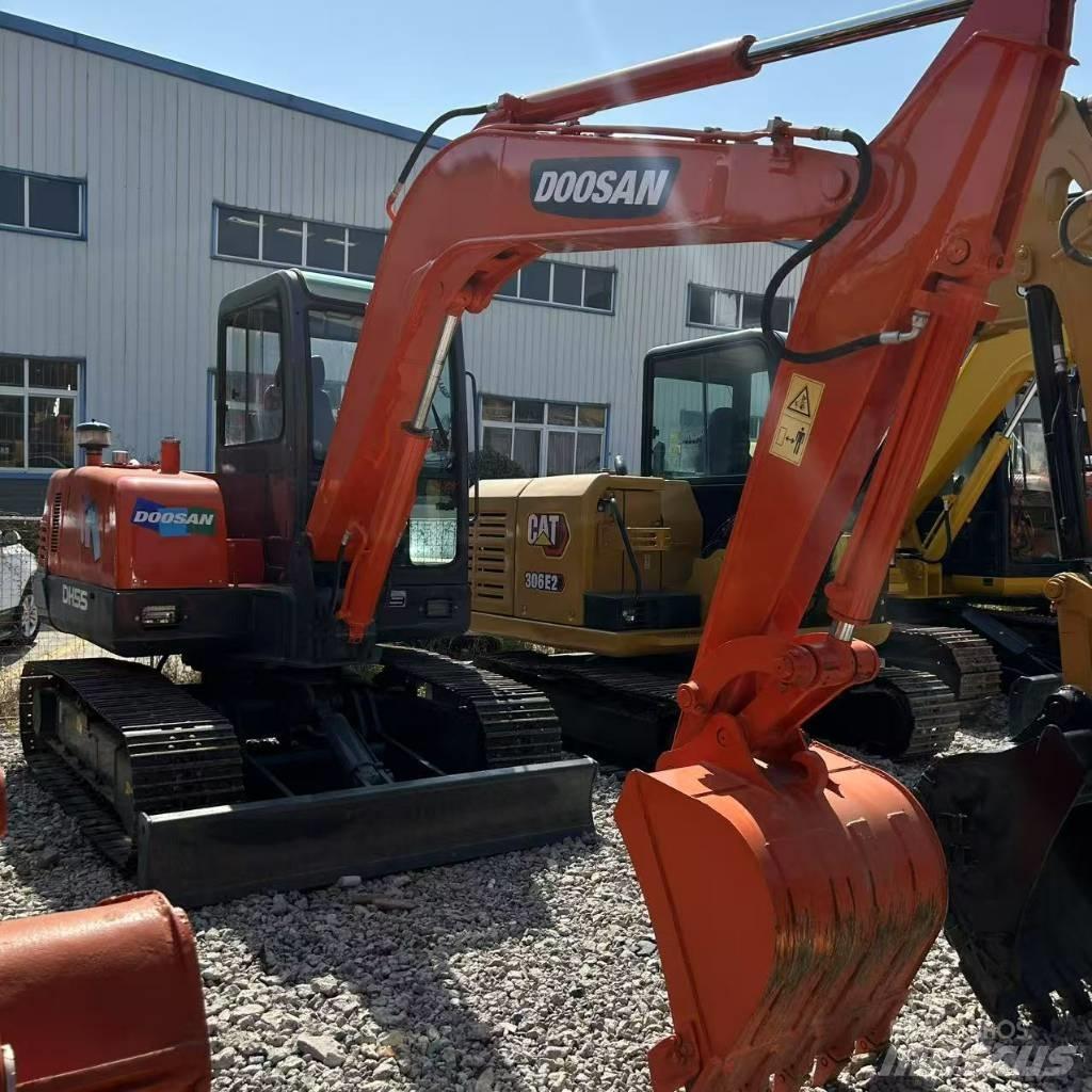 Doosan 55 Kāpurķēžu ekskavatori