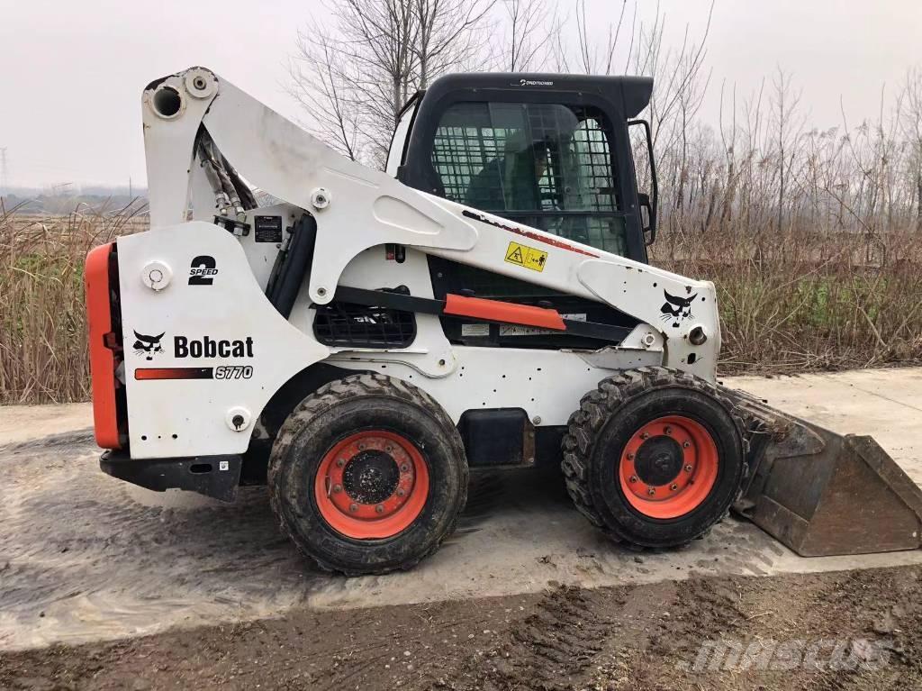 Bobcat T 770 Lietoti riteņu kompaktiekrāvēji