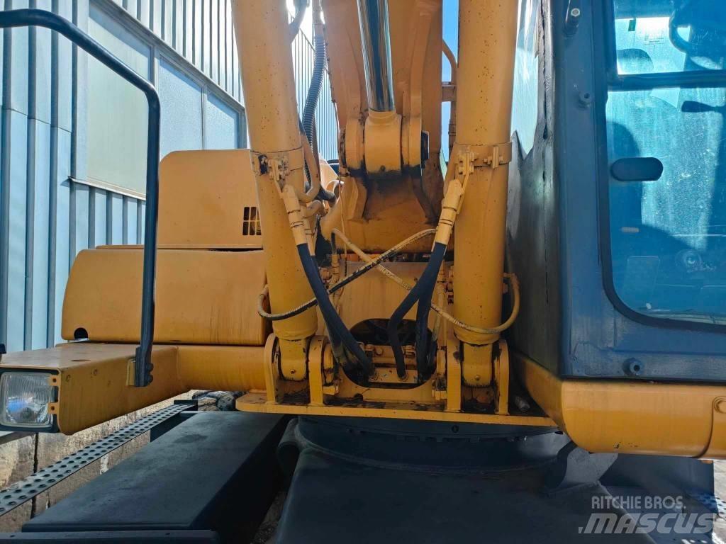 Komatsu PW 130ES-6K Ekskavatori uz riteņiem