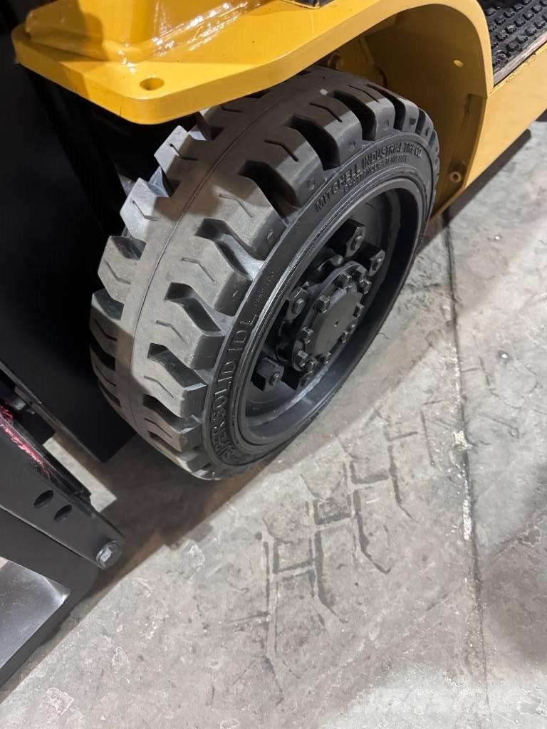 CAT FGC25N Autokrāvēji - citi