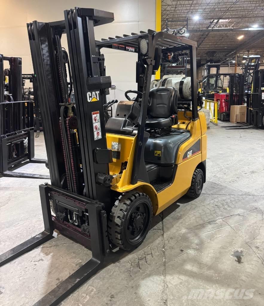 CAT FGC25N Autokrāvēji - citi