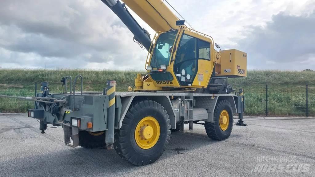 Grove RT 550E Celtņi nelīdzenām virsmām