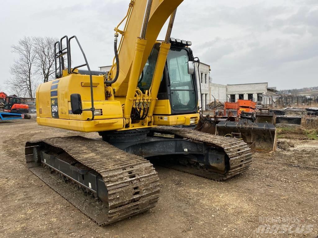 Komatsu PC240LC-10 Ekskavatori tālās sniedzamības darbiem