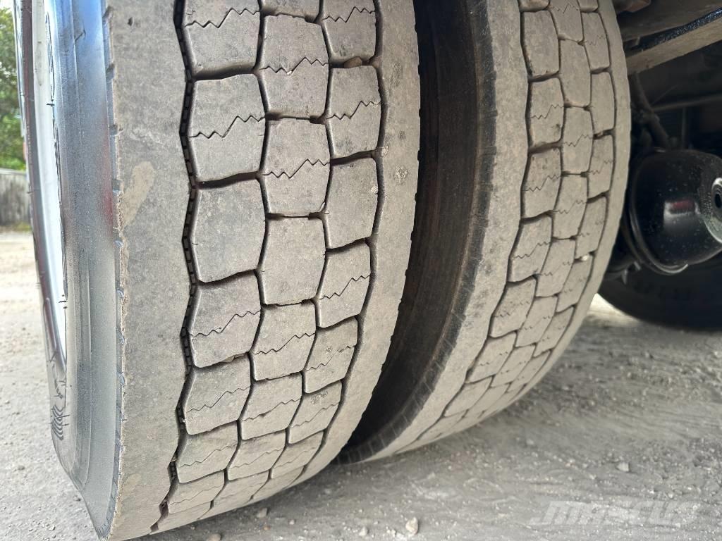 Ford F 750 XL SD Smagās mašīnas ar celtni