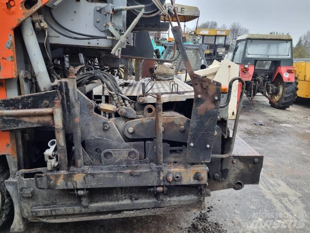 ABG Titan 8820 Asfalta klājēji