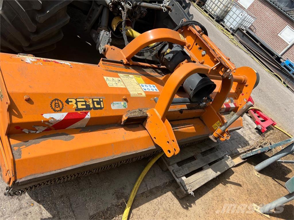 Berti Dual 280 Mauriņa pļāvēji nelīdzenai videi