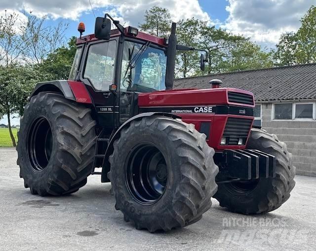 Case IH 1255 XL Traktori