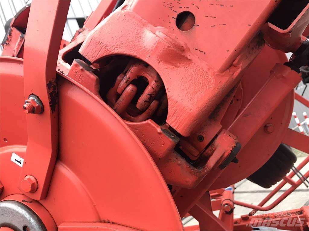 Kuhn GF 10802 T Grābekļi un siena ārdītāji