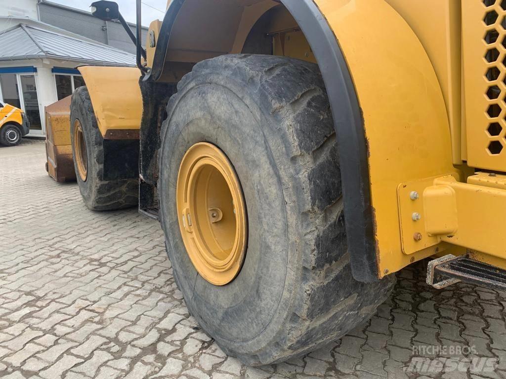 CAT 966 K Iekrāvēji uz riteņiem