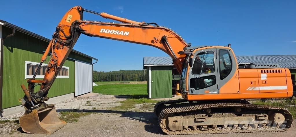 Doosan DX 225 LC Kāpurķēžu ekskavatori