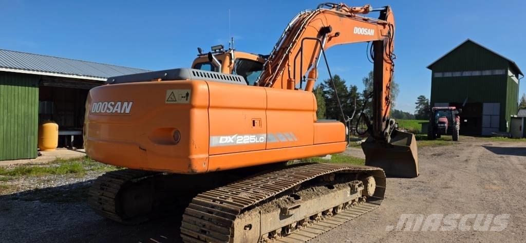 Doosan DX 225 LC Kāpurķēžu ekskavatori