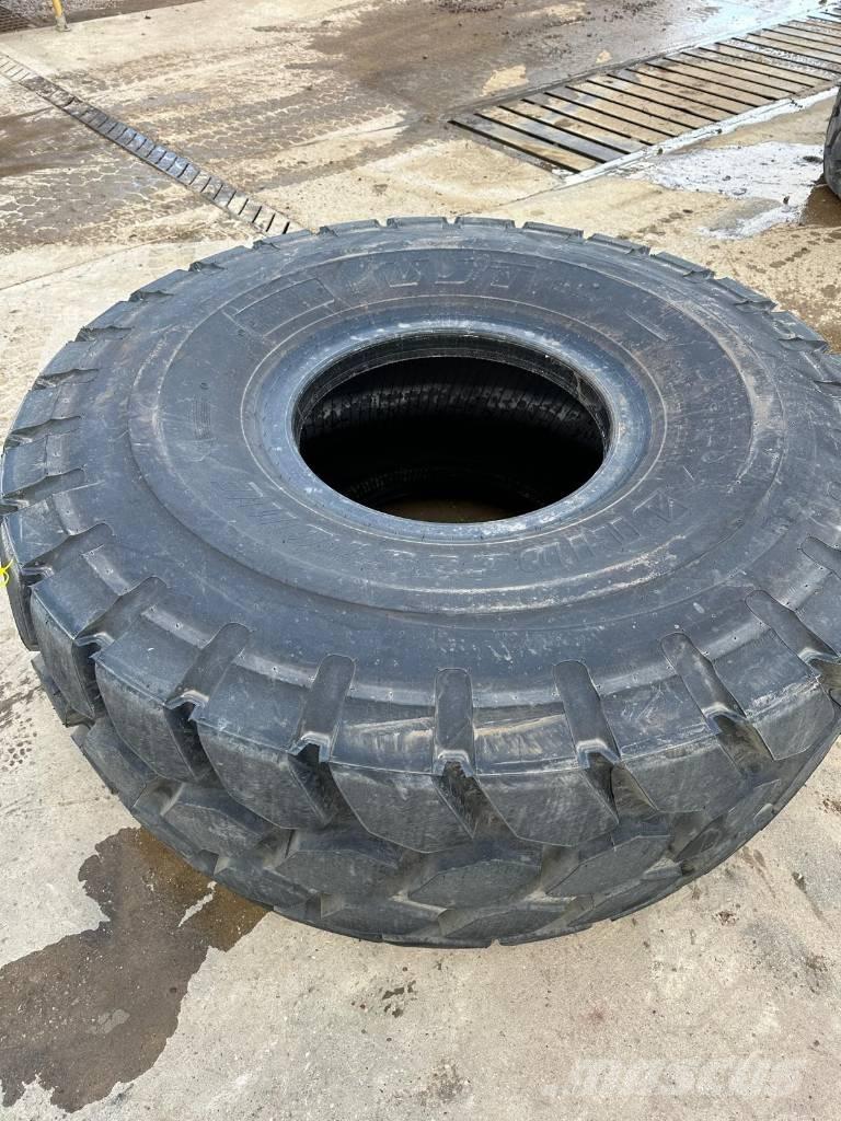 Bridgestone 26.5R25 Riepas, riteņi un diski